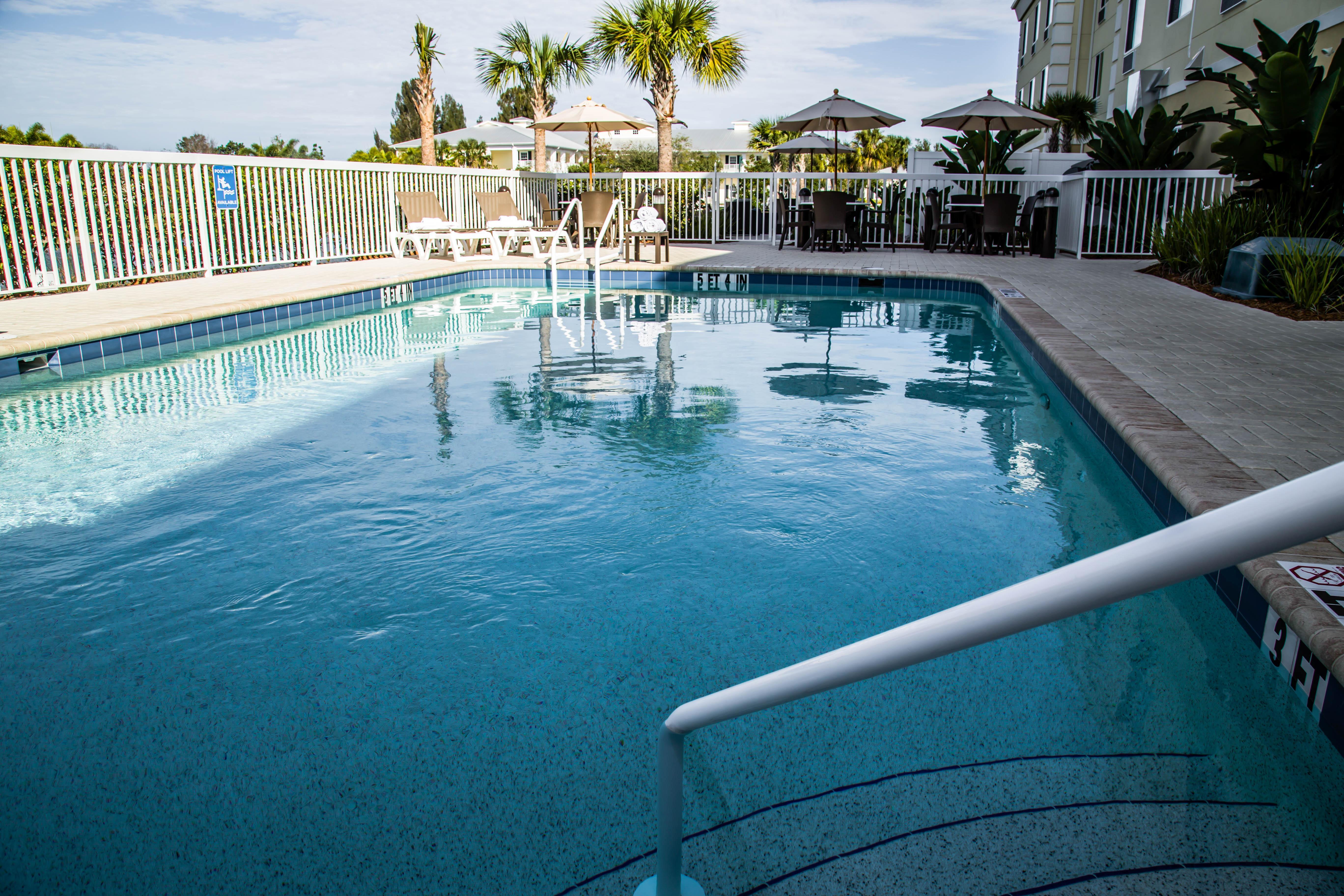 Comfort Suites Sarasota-Siesta Key Vamo Екстериор снимка