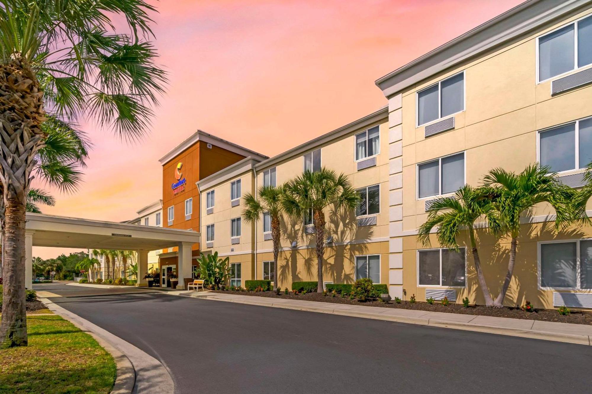 Comfort Suites Sarasota-Siesta Key Vamo Екстериор снимка